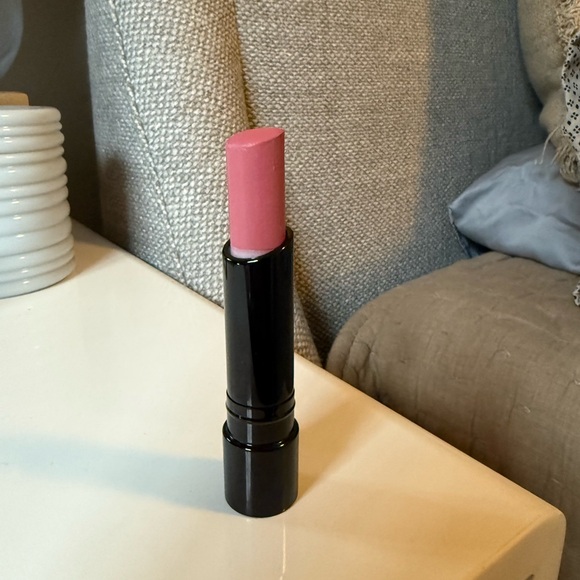 Bobbi Brown Creamy Matte Lip Color in the shade True Pink. DISCONTINUED - Picture 3 of 6